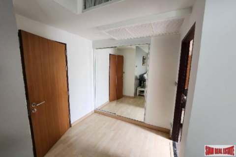 Квартира в Бангкоке, Таиланд с 2 спальнями  № 125645 - фото 7