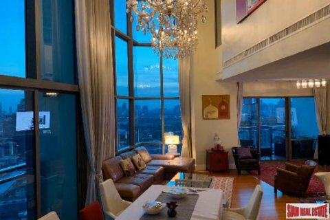 Apartment in Bangkok, Thailand 3 bedrooms № 125643 - photo 1