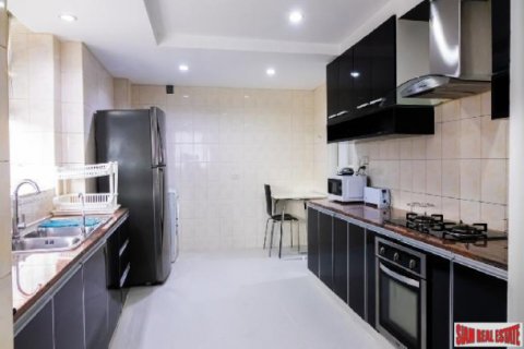 Apartment in Bangkok, Thailand 3 bedrooms № 125648 - photo 13