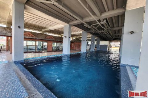 Apartment in Bangkok, Thailand 3 bedrooms № 125644 - photo 24