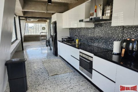 Apartment in Bangkok, Thailand 3 bedrooms № 125644 - photo 8