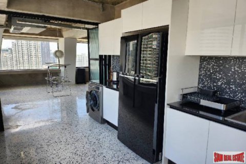 Apartment in Bangkok, Thailand 3 bedrooms № 125644 - photo 9