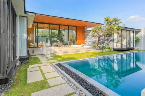 Дом в Пхукете, Таиланд с 4 спальнями  № 131981 - фото 1