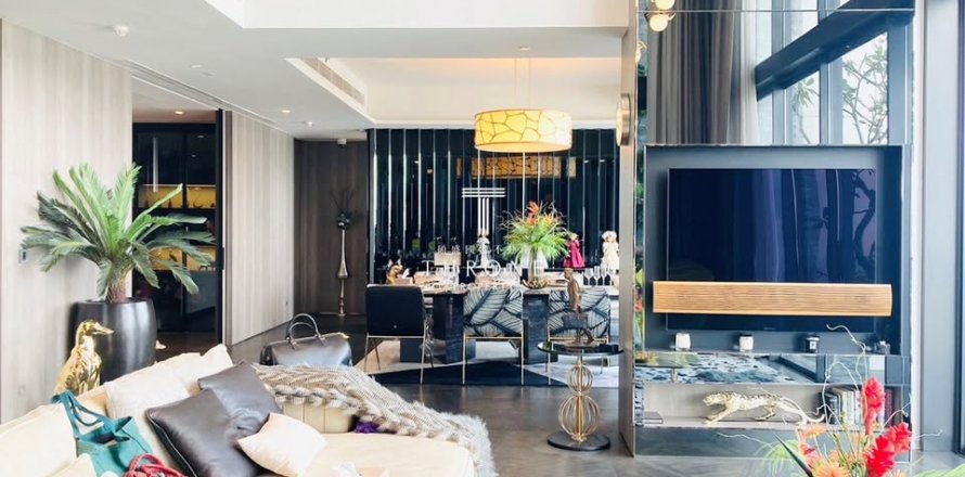 Condo in Watthana, Bangkok, Thailand, 3 bedrooms № 123900