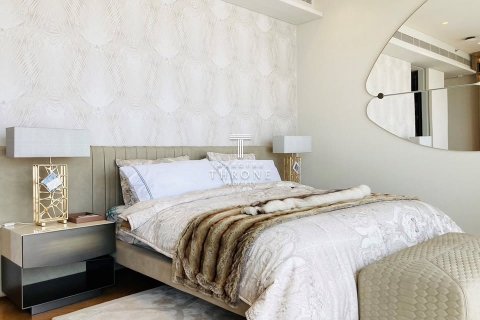 Condo in Watthana, Bangkok, Thailand, 3 bedrooms  № 123900 - photo 14