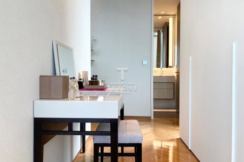 Condo in Watthana, Bangkok, Thailand, 3 bedrooms  № 123900 - photo 2