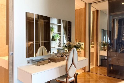 Condo in Watthana, Bangkok, Thailand, 3 bedrooms  № 123900 - photo 30