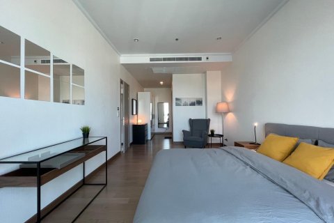 Condo in Watthana, Bangkok, Thailand, 3 bedrooms  № 123896 - photo 11