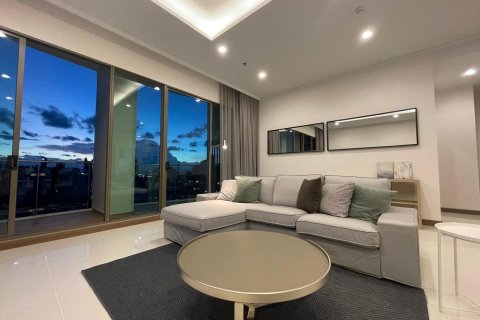 Condo in Watthana, Bangkok, Thailand, 3 bedrooms  № 123896 - photo 1