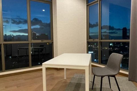 Condo in Watthana, Bangkok, Thailand, 3 bedrooms  № 123896 - photo 3