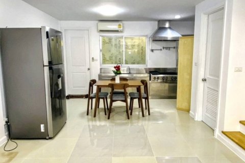 Таунхаус в Бангкоке, Таиланд с 3 спальнями  № 121044 - фото 10