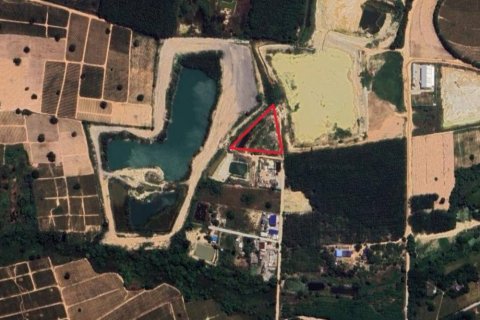 Земельный участок в Си Рача, Таиланд  № 121047 - фото 1