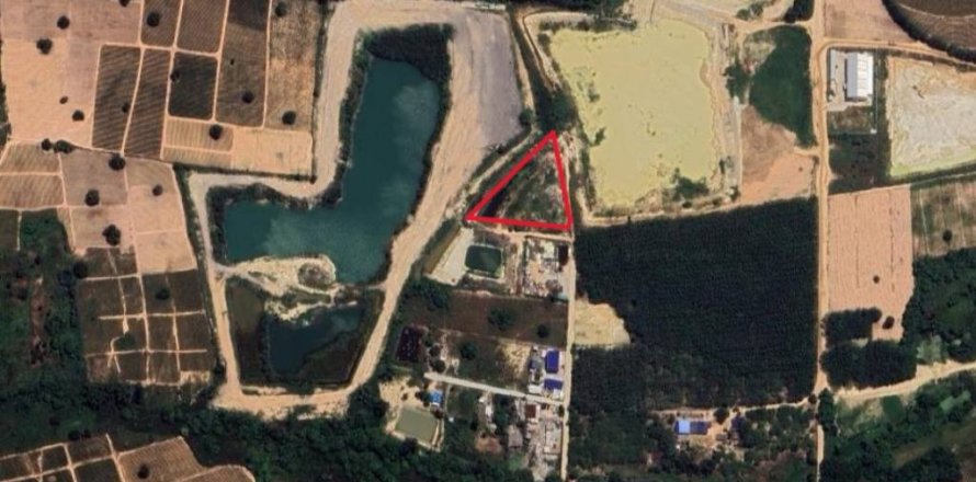 Земельный участок в Си Рача, Таиланд  № 121047