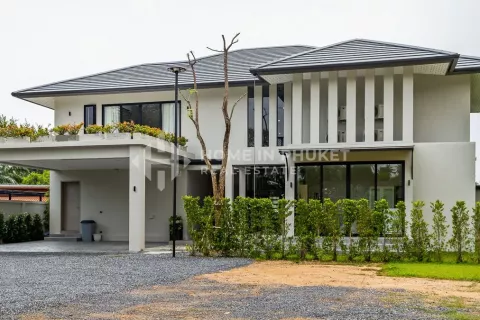 House in Phuket, Thailand 4 bedrooms № 131513 - photo 1