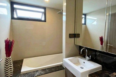 Кондоминиум с 2 спальнями в Бангкоке, Таиланд № 143098 - фото 10