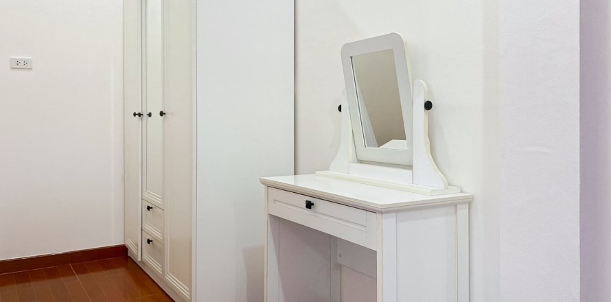 House in Hua Hin, Thailand 8 bedrooms № 125437