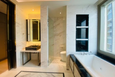 Condo in Khlong San, Bangkok, Thailand, 2 bedrooms  № 123838 - photo 9