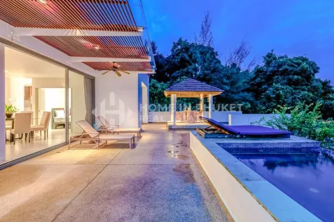 Condo in Phuket, Thailand, 3 bedrooms № 131143 - photo 14