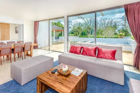 Condo in Phuket, Thailand, 3 bedrooms № 131143 - photo 2