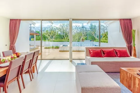 Condo in Phuket, Thailand, 3 bedrooms № 131143 - photo 1