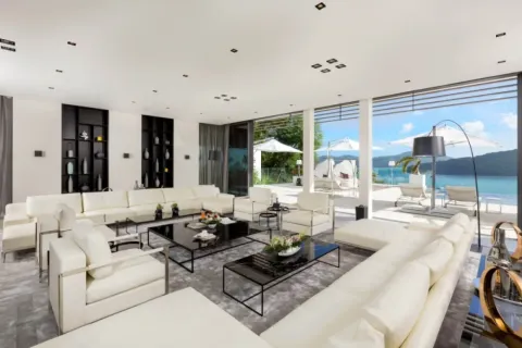Villa in Phuket, Thailand 6 bedrooms № 107832 - photo 2