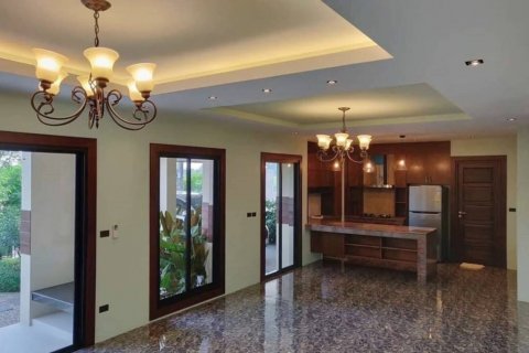 Вилла в Сан-Сая, Таиланд с 4 спальнями  № 86930 - фото 3