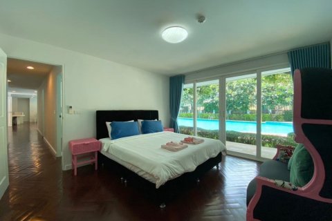 Condo in Hua Hin, Thailand, 4 bedrooms № 125374 - photo 10