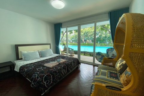 Condo in Hua Hin, Thailand, 4 bedrooms № 125374 - photo 12
