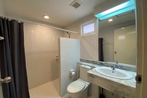 Condo in Hua Hin, Thailand, 4 bedrooms № 125374 - photo 13