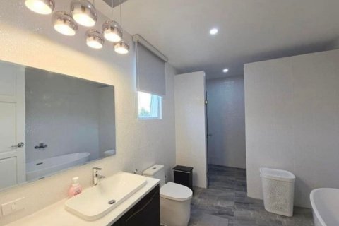 Дом в Хуа Хине, Таиланд с 4 спальнями № 125378 - фото 15