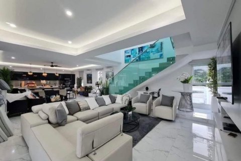 Дом в Хуа Хине, Таиланд с 4 спальнями № 125378 - фото 9