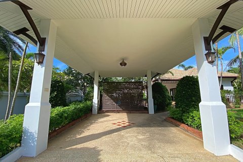 House in Hua Hin, Thailand 3 bedrooms № 125381 - photo 8