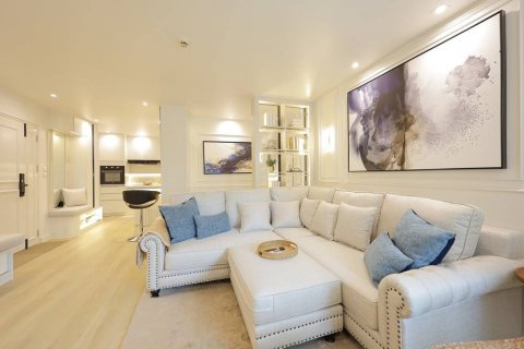 Кондоминиум с 2 спальнями в Бангкоке, Таиланд № 132633 - фото 1