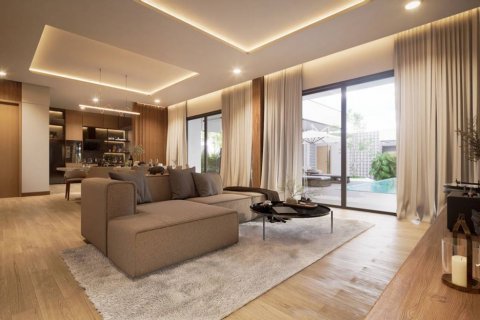 Villa in Bang Lamung, Thailand 4 bedrooms № 132638 - photo 1