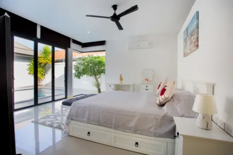 Villa in Phuket, Thailand 4 bedrooms № 28210 - photo 9