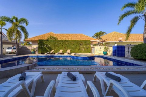 Вилла в Хуа Хине, Таиланд с 6 спальнями  № 85835 - фото 6