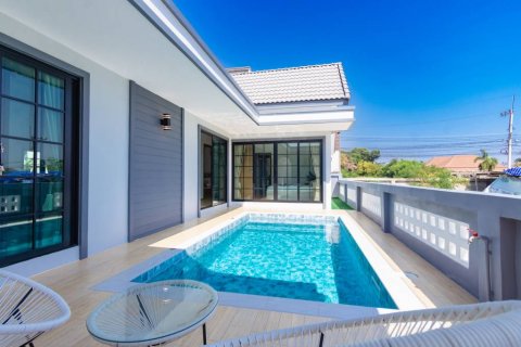 Вилла в Хуа Хине, Таиланд с 3 спальнями  № 94382 - фото 1