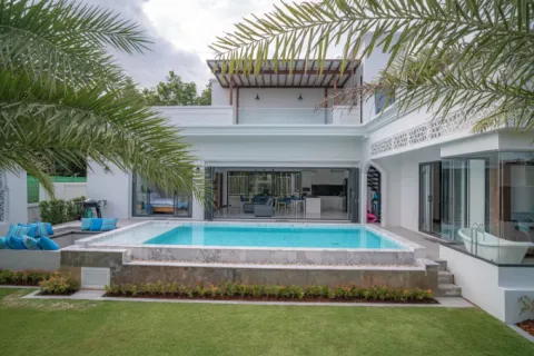 Villa in Phuket, Thailand 3 bedrooms № 107215 - photo 23