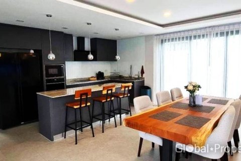 Maison à Pattaya, Thaïlande 4 chambres № 132358 - photo 6