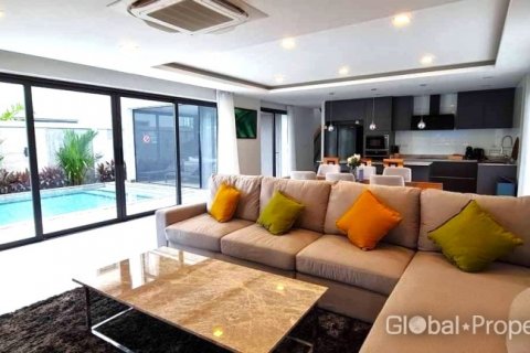 Maison à Pattaya, Thaïlande 4 chambres № 132358 - photo 4