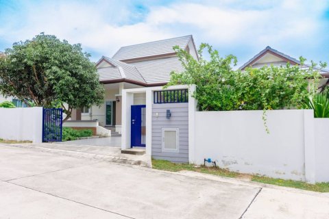 Villa in Hua Hin, Thailand 5 bedrooms № 132451 - photo 5