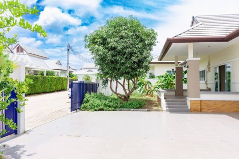 Villa in Hua Hin, Thailand 5 bedrooms № 132451 - photo 9