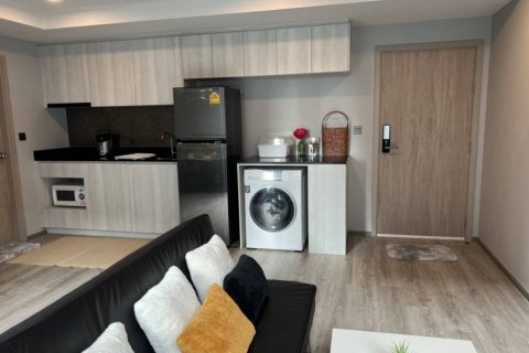 Condo in Din Daeng, Bangkok, Thailand, 2 bedrooms  № 132546 - photo 7
