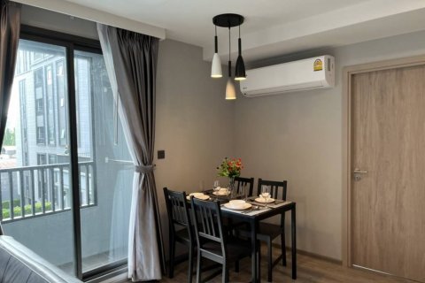Condo in Din Daeng, Bangkok, Thailand, 2 bedrooms  № 132546 - photo 3
