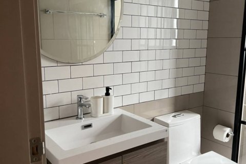 Condo in Din Daeng, Bangkok, Thailand, 2 bedrooms  № 132546 - photo 10