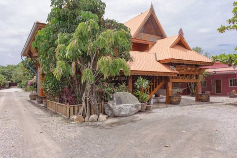 Hotel in Cha-am, Thailand № 126755 - photo 1