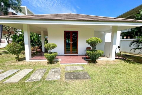 Villa in Sam Roi Yot, Thailand 4 bedrooms № 101890 - photo 9