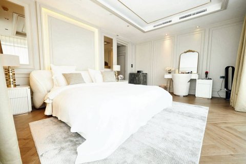 Condo in Bangkok, Thailand, 3 bedrooms  № 101891 - photo 3