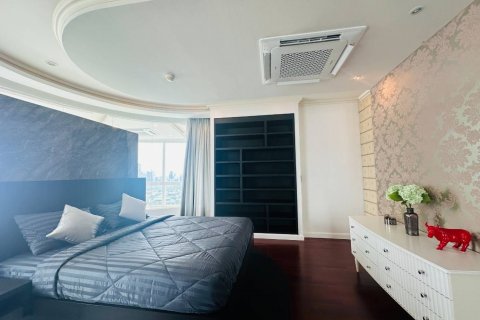 Penthouse in Khlong Toei, Bangkok, Thailand 4 bedrooms № 142362 - photo 28