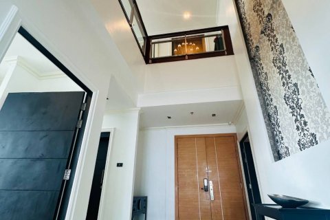 Penthouse in Khlong Toei, Bangkok, Thailand 4 bedrooms № 142362 - photo 18